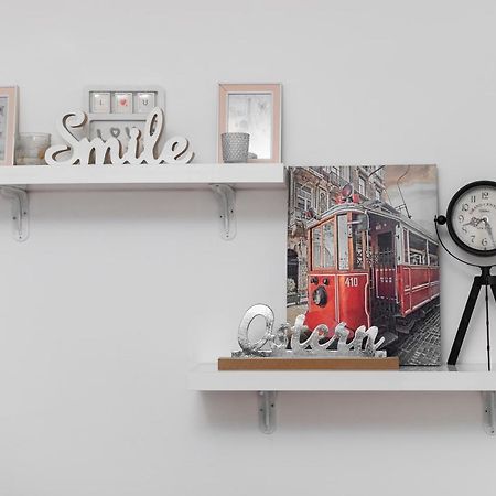 11 Steps' Lovely Studio In The Center Tirana Esterno foto